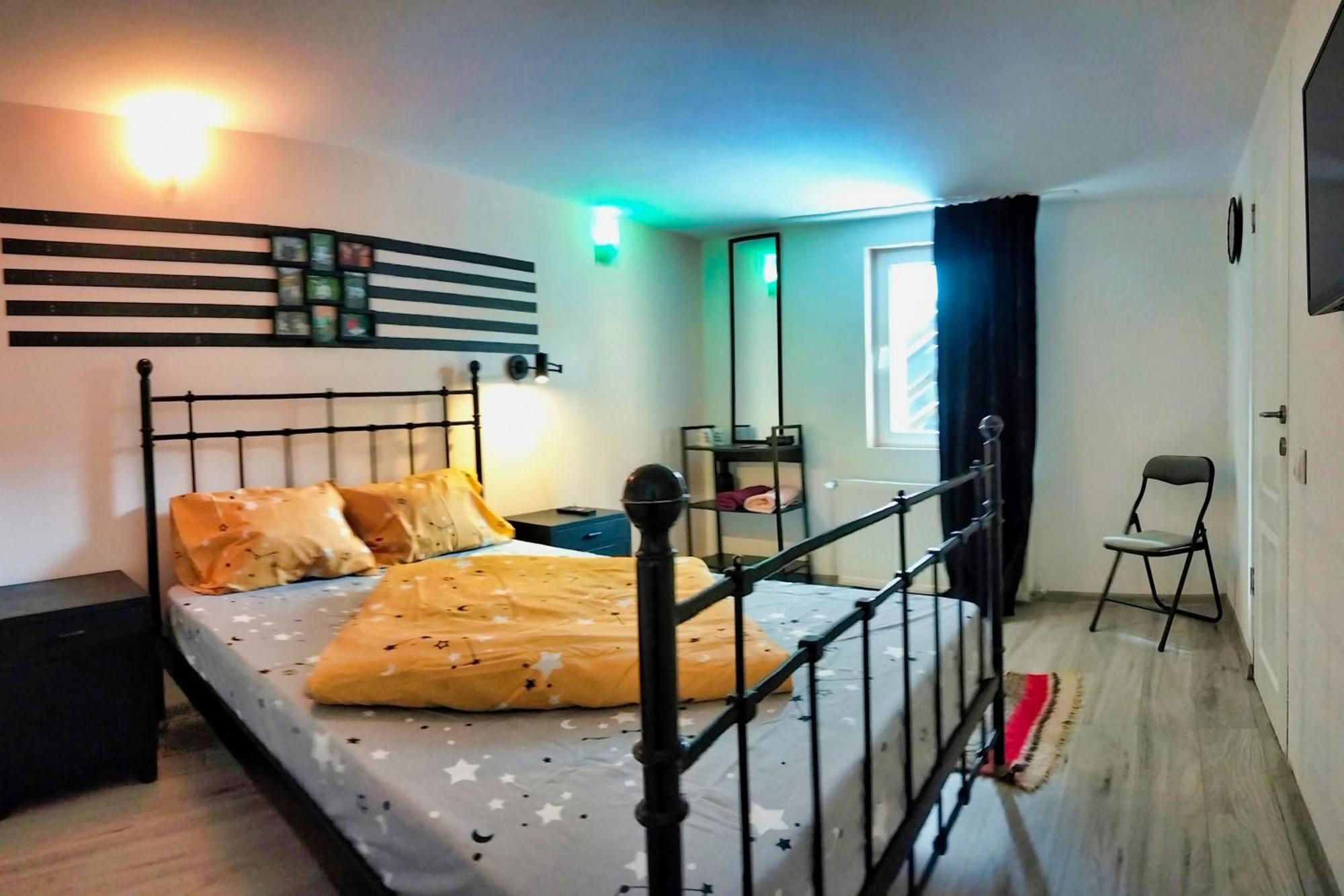 Doi Iepuri Appartement Azuga Buitenkant foto