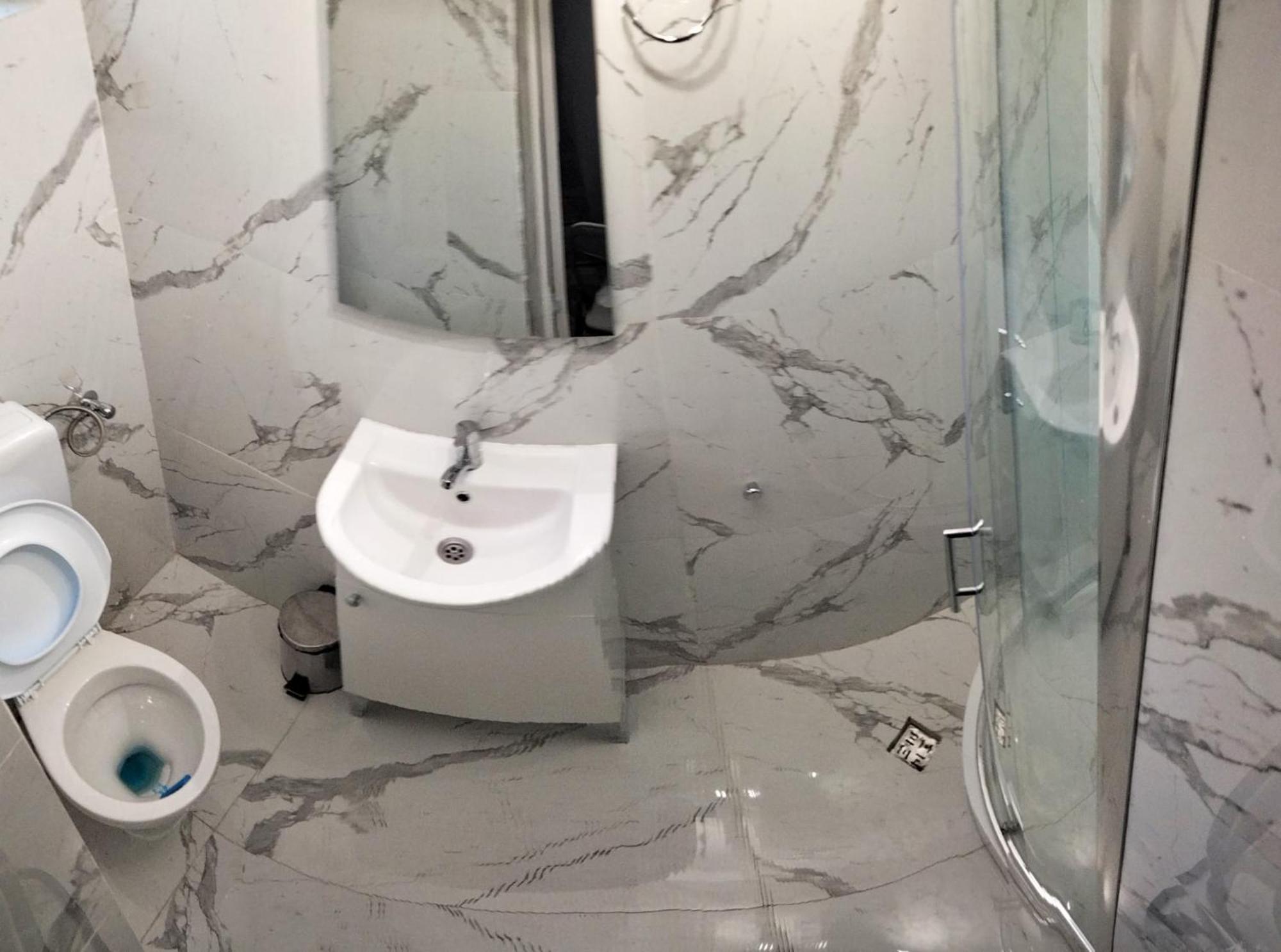 Doi Iepuri Appartement Azuga Buitenkant foto