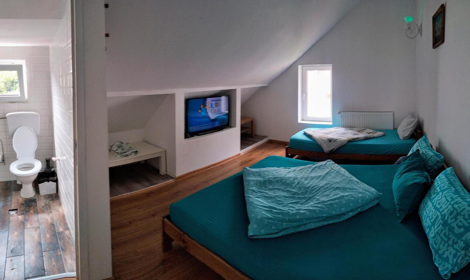 Doi Iepuri Appartement Azuga Buitenkant foto