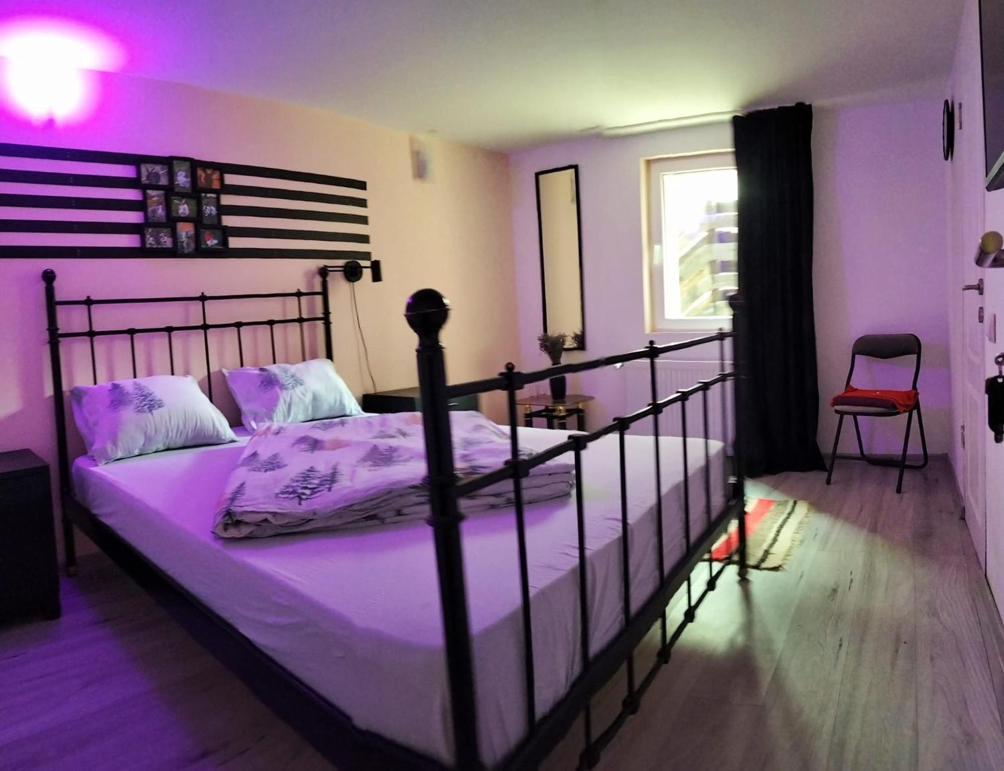 Doi Iepuri Appartement Azuga Buitenkant foto